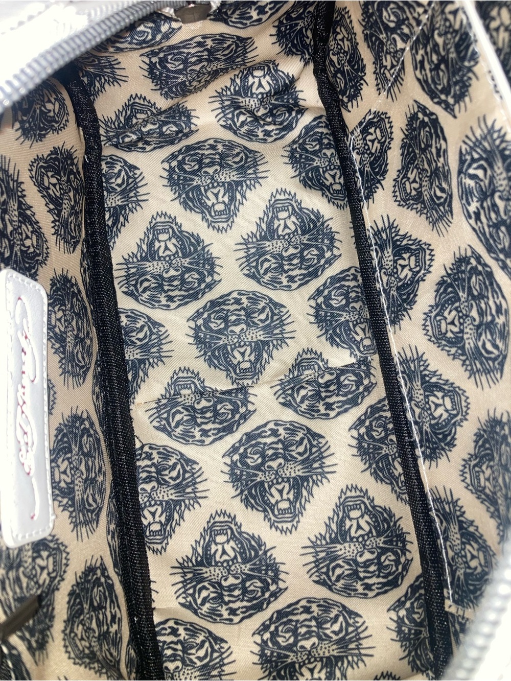 Ed Hardy White Shoulder Bag with Pink and Peach Tattoo Print - Picture 10 of 13